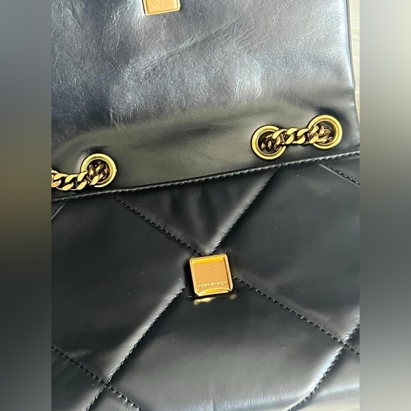 Tory Burch Small Kira Diamond Quilt Convertible Shoulder Bag - Picture 11 of 15